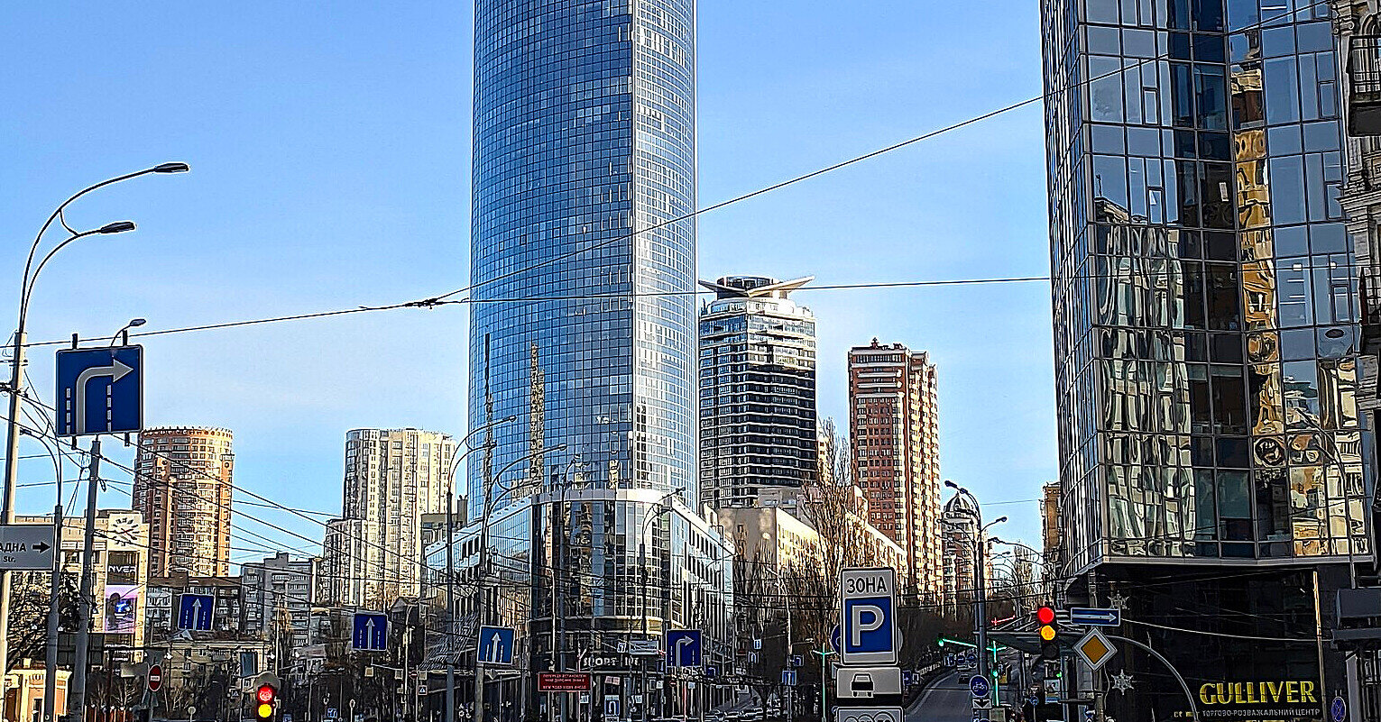 АМКУ погодив перехід хмарочоса Gulliver у власність двох держбанків