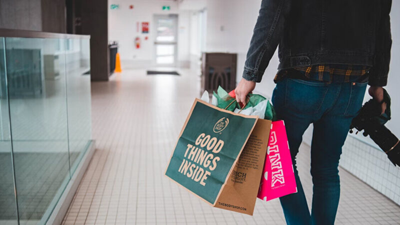 Понад 60% українців не довіряють заявленим знижкам на Чорну п’ятницю – опитування