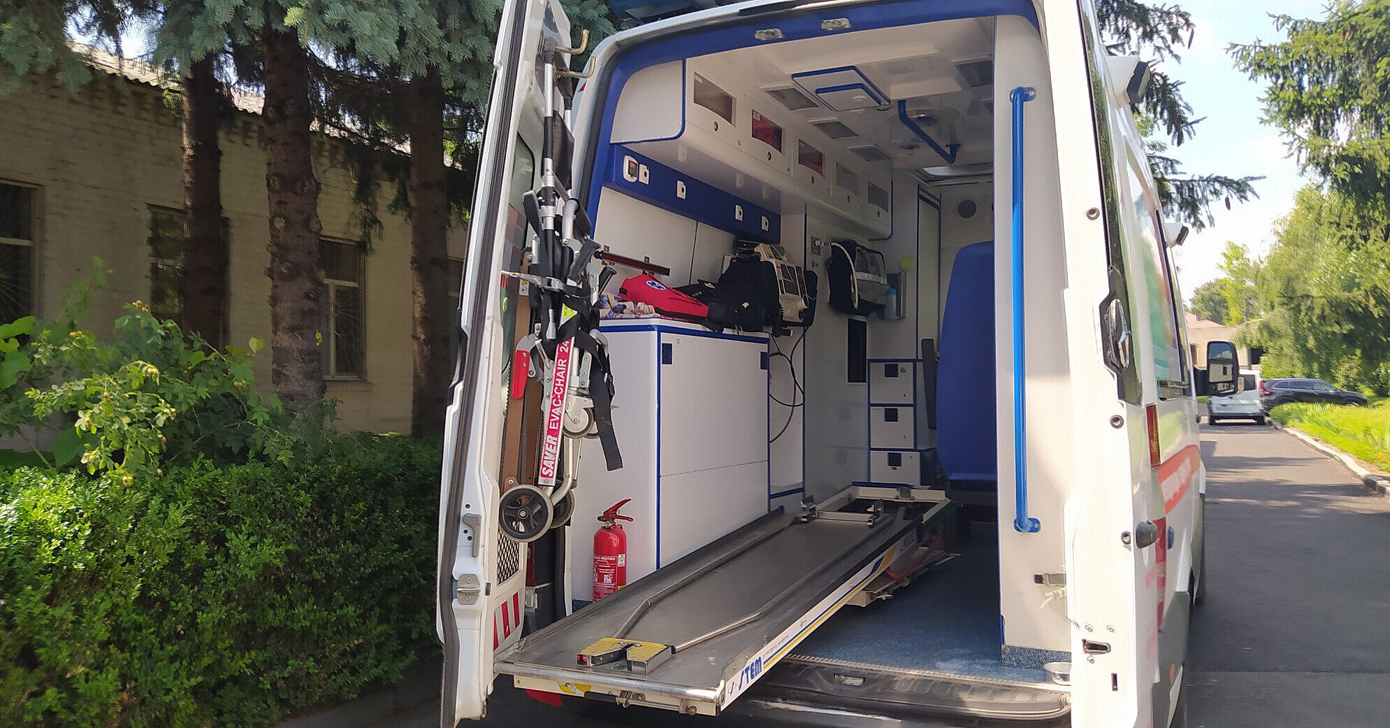 У Тернополі чоловік випав з 5 поверху приміщення ТЦК: він у реанімації