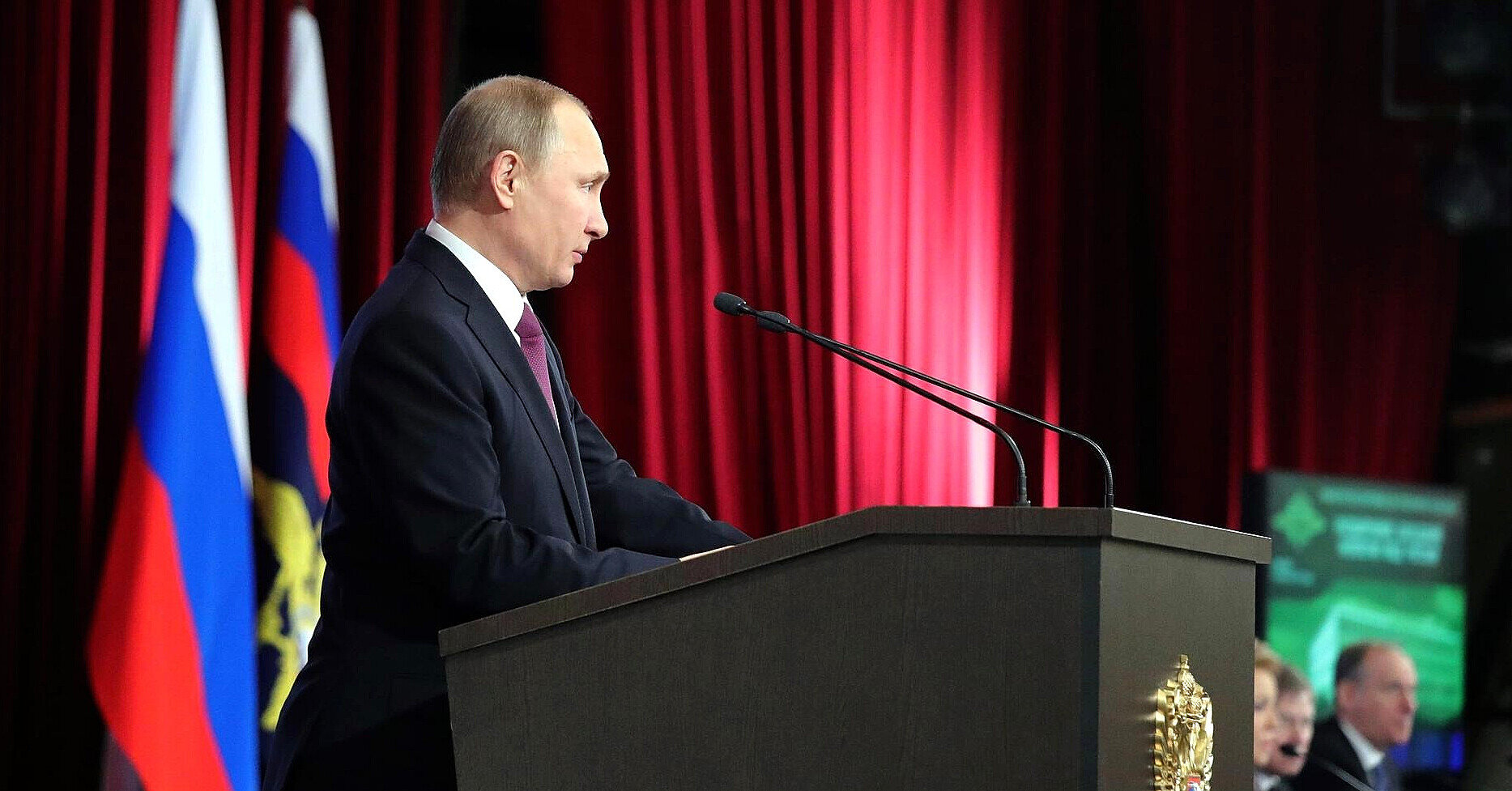 Путін розповів про “постійний зв’язок” зі спецслужбами України