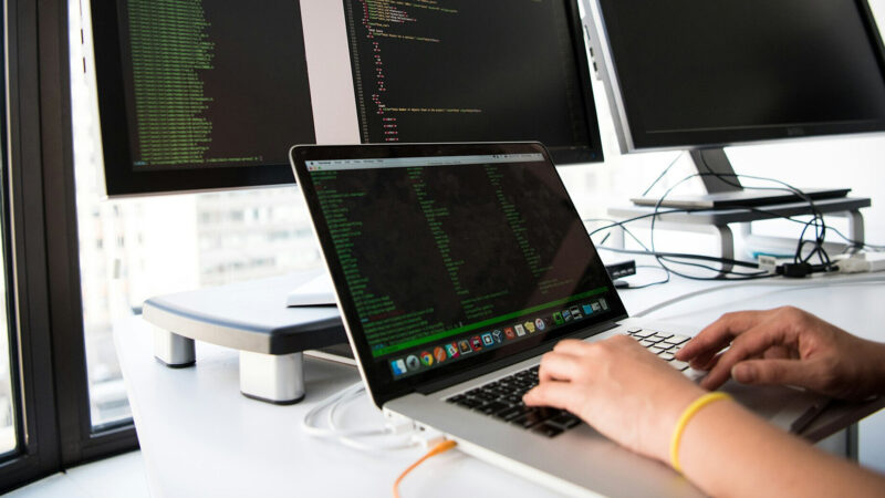 В Україні ФОПи-айтівці все частіше закриваються: за рік – зростання втричі