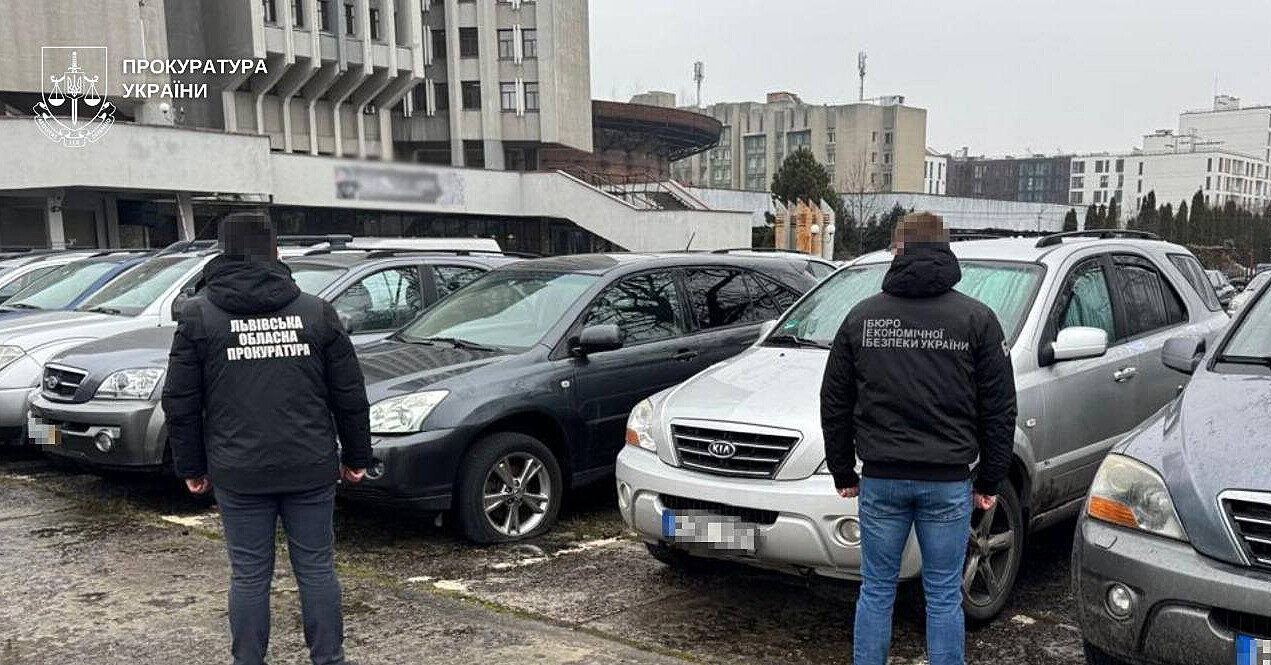 На Львівщині розкрили схему перепродажу автівок, які ввозилися як гумдопомога для ЗСУ