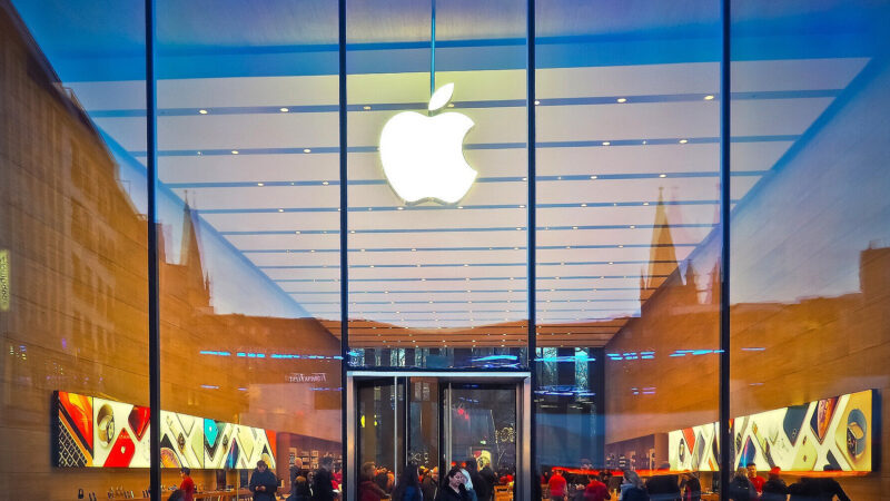 Італія оштрафувала Apple на 98 мільйонів євро за “абсолютне домінування”