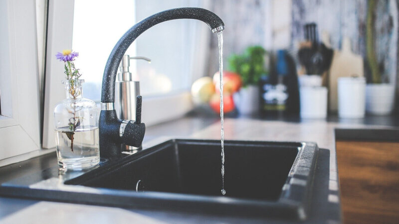 В уряді розповіли, коли Миколаїв почне отримувати очищену питну воду