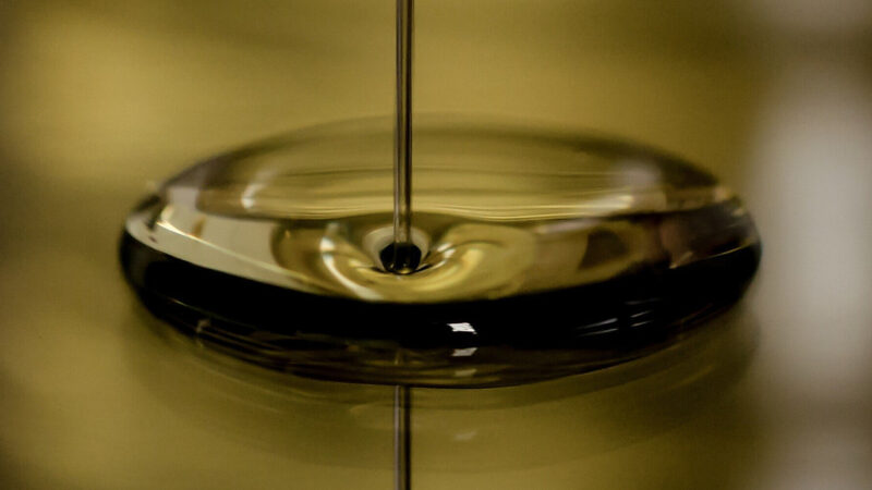 Індійські нафтопереробні заводи відновлюють закупівлі в РФ зі знижками – Bloomberg