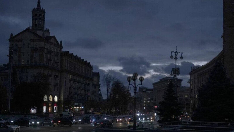 У Києві вуличне освітлення перевели в режим економії: деталі