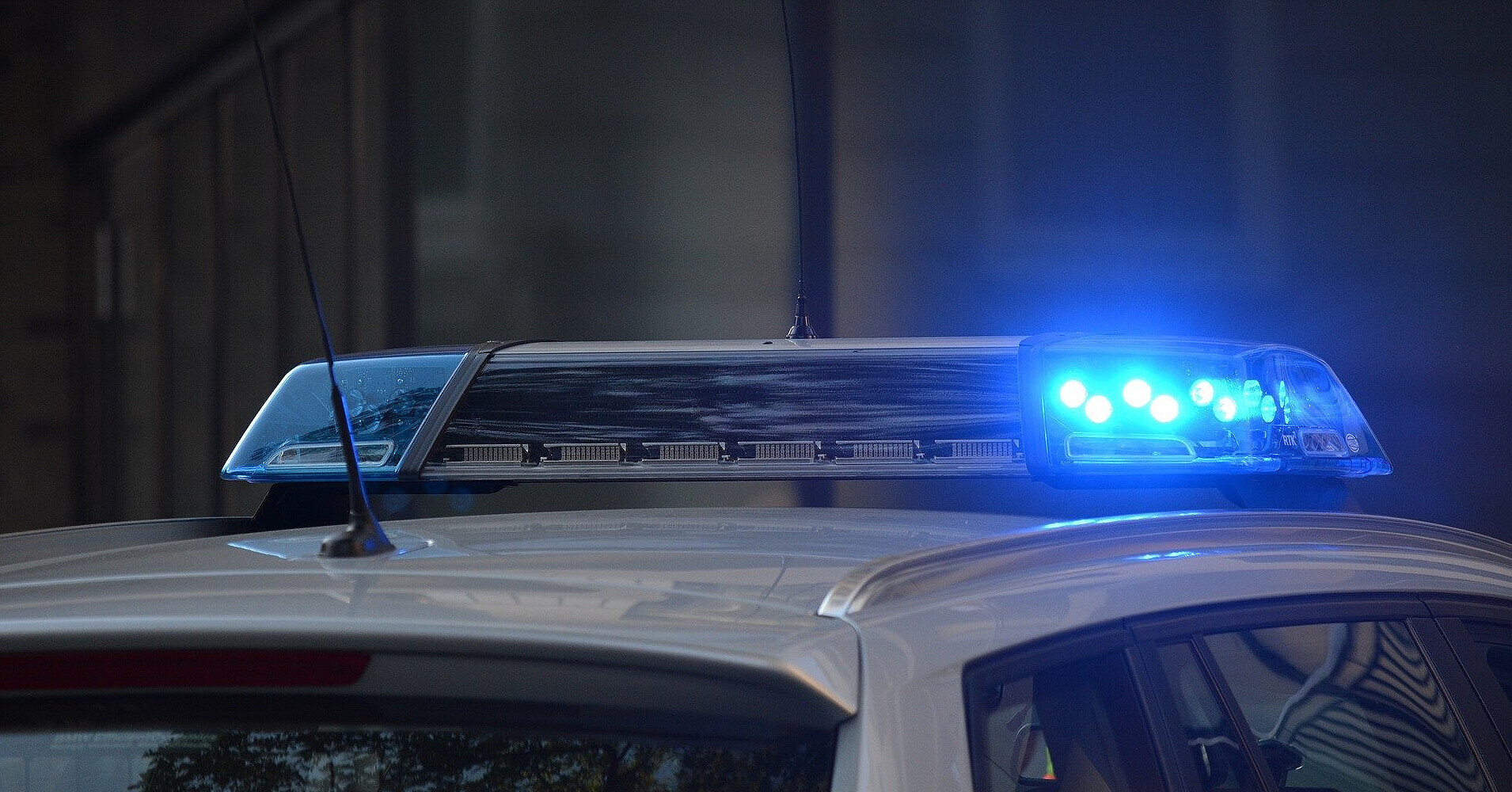 Патрульні б’ють вогнегасником по авто: у поліції Києва пояснили ситуацію