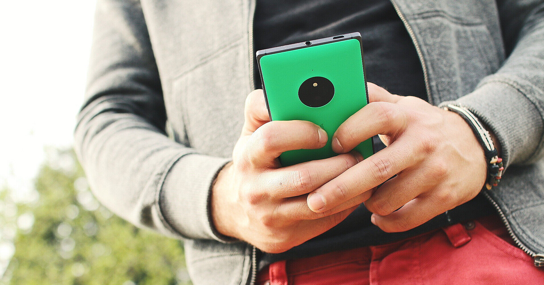 У РФ запроваджують тотальний контроль над усіма мобільними телефонами – ЦПД