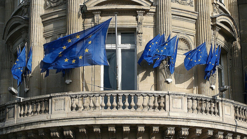 ЄС поспішає ухвалити спецзакон про безстрокове блокування активів РФ – FT