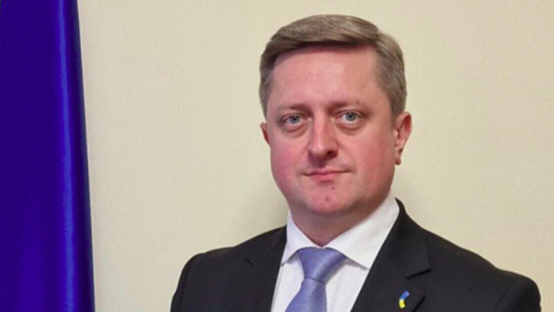 Посол у Чехії відреагував на зняття українського прапора з будівлі МВС