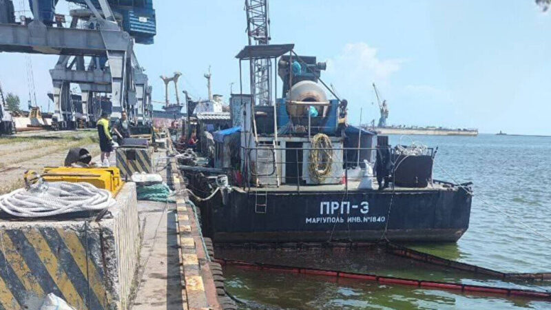 У порту окупованого Маріуполя стався розлив нафти