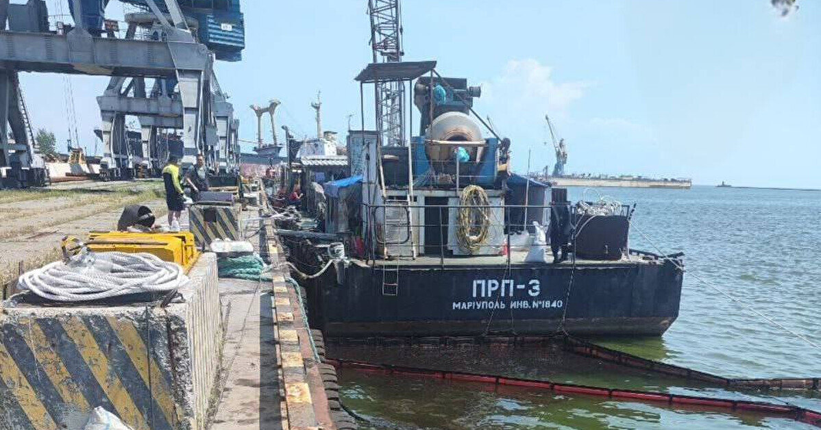 У порту окупованого Маріуполя стався розлив нафти