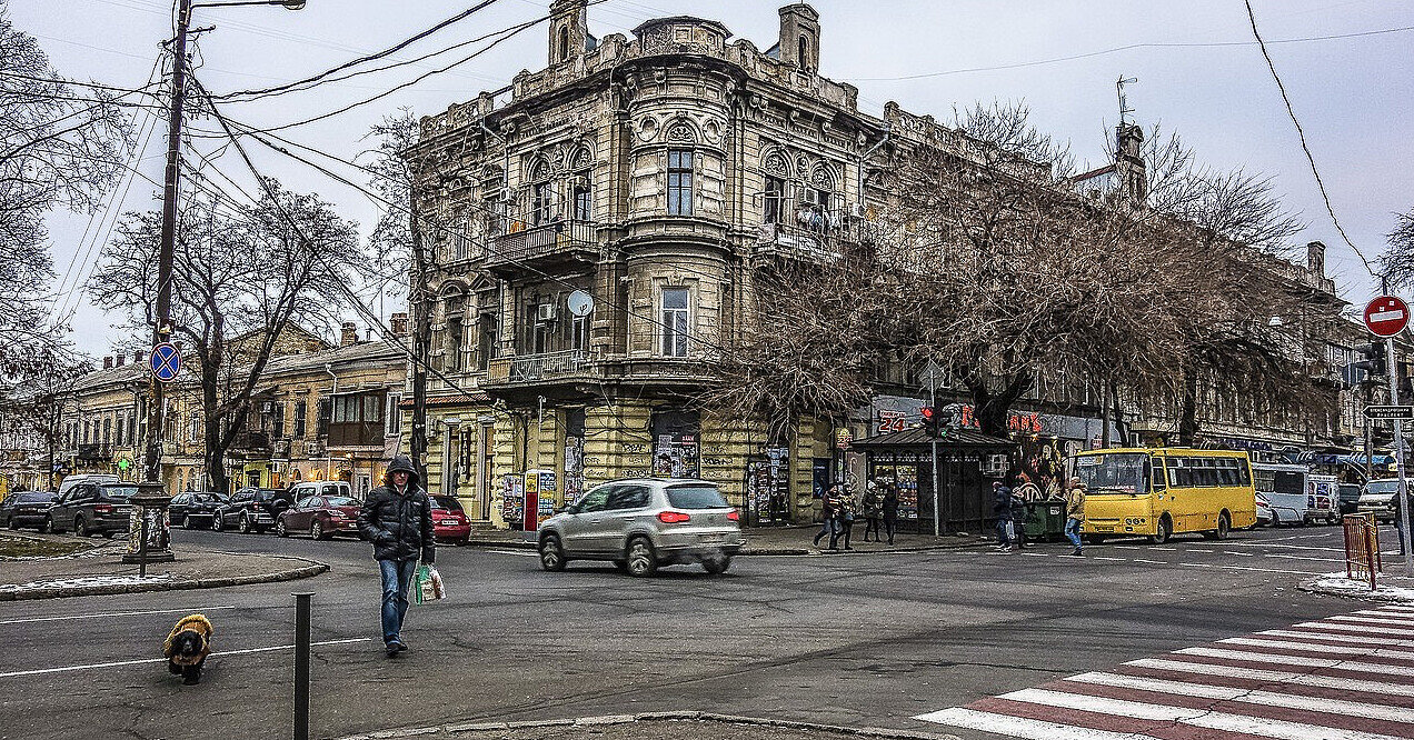 Жителі Одеси почали перекривати дороги через відсутність світла: очільник ОВА відреагував