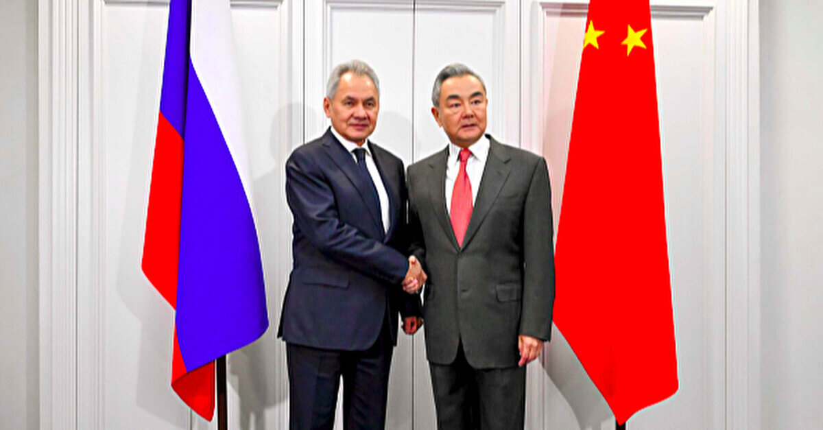 Шойгу заявив голові МЗС Китаю про плани “домогтися цілей” в Україні