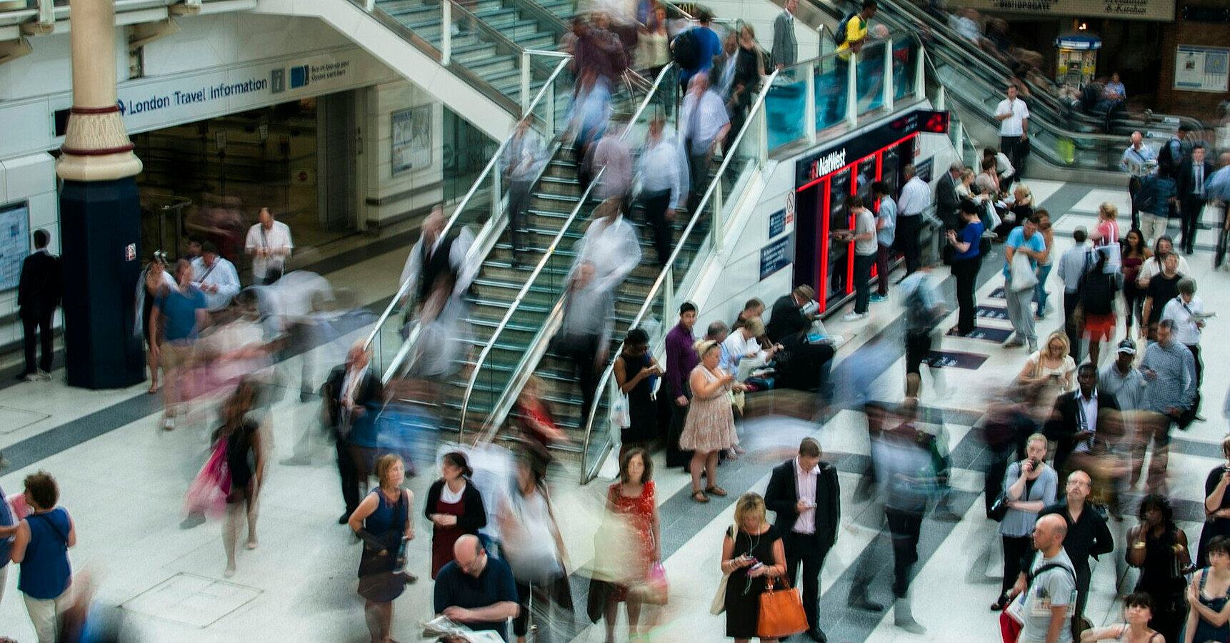 60% українців спілкуються у побуті українською мовою – соціолог