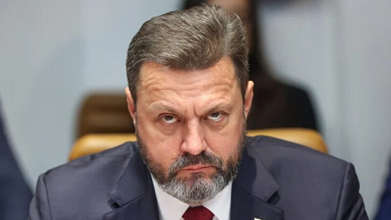 Колишньому нардепу-зраднику Деркачу присвоїли “героя Росії”