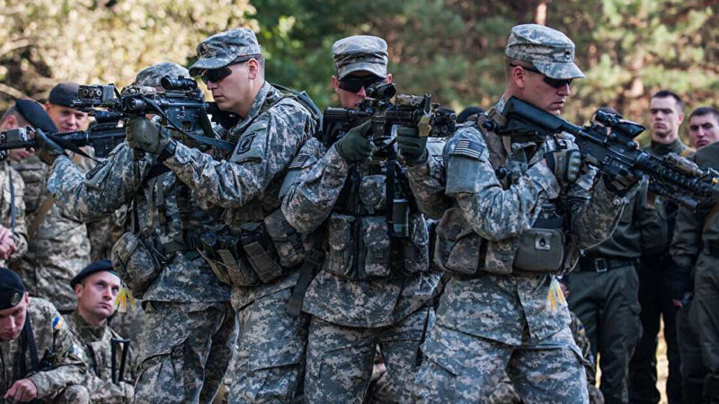 Європейські чиновники намагаються переконати США не виводити війська з Європи – ЗМІ