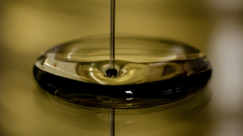 Постачання нафти РФ до Індії на найнижчому рівні за 3 роки – Bloomberg