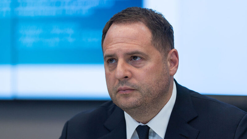 Мендель: Єрмак забороняв чиновникам виконувати деякі накази Зеленського