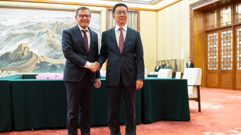 Очільник МЗС Німеччини з візитом у Китаї: наголосив на економічних відносинах