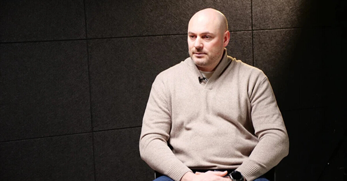 Детектив НАБУ Магамедрасулов стверджує, що в перші дні вторгнення РФ охороняв Офіс президента