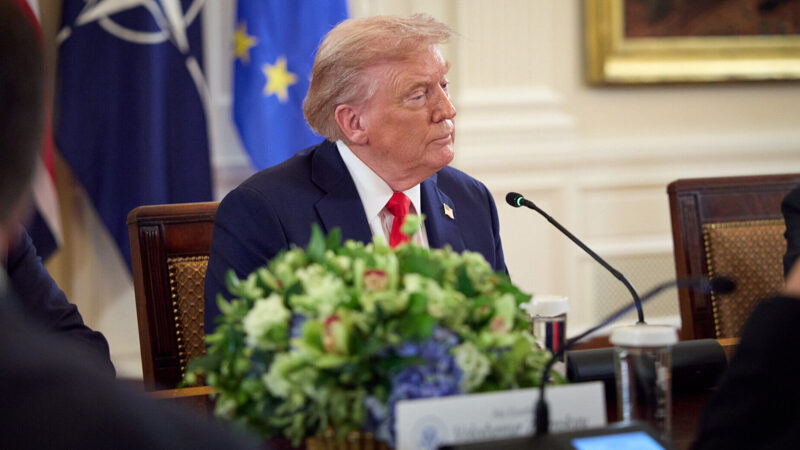 Трамп на різдвяному заході: Нам потрібно повернутися до України, РФ та інших питань