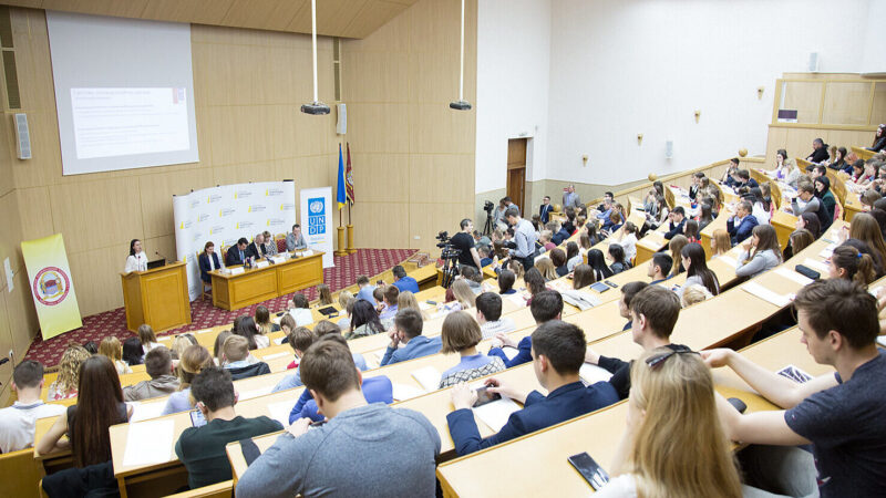 У системі освіти досі залишаються до 230 тис студентів старших 25 років – ДСЯО