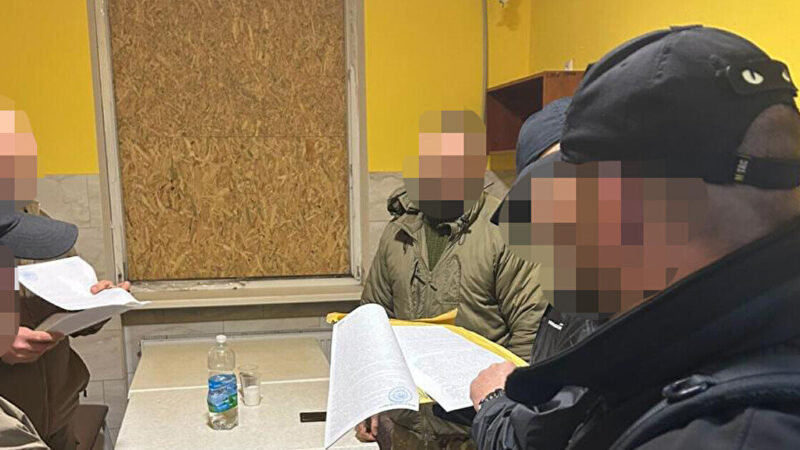 ДБР викрило у Донецькій області військових на системних крадіжках пального