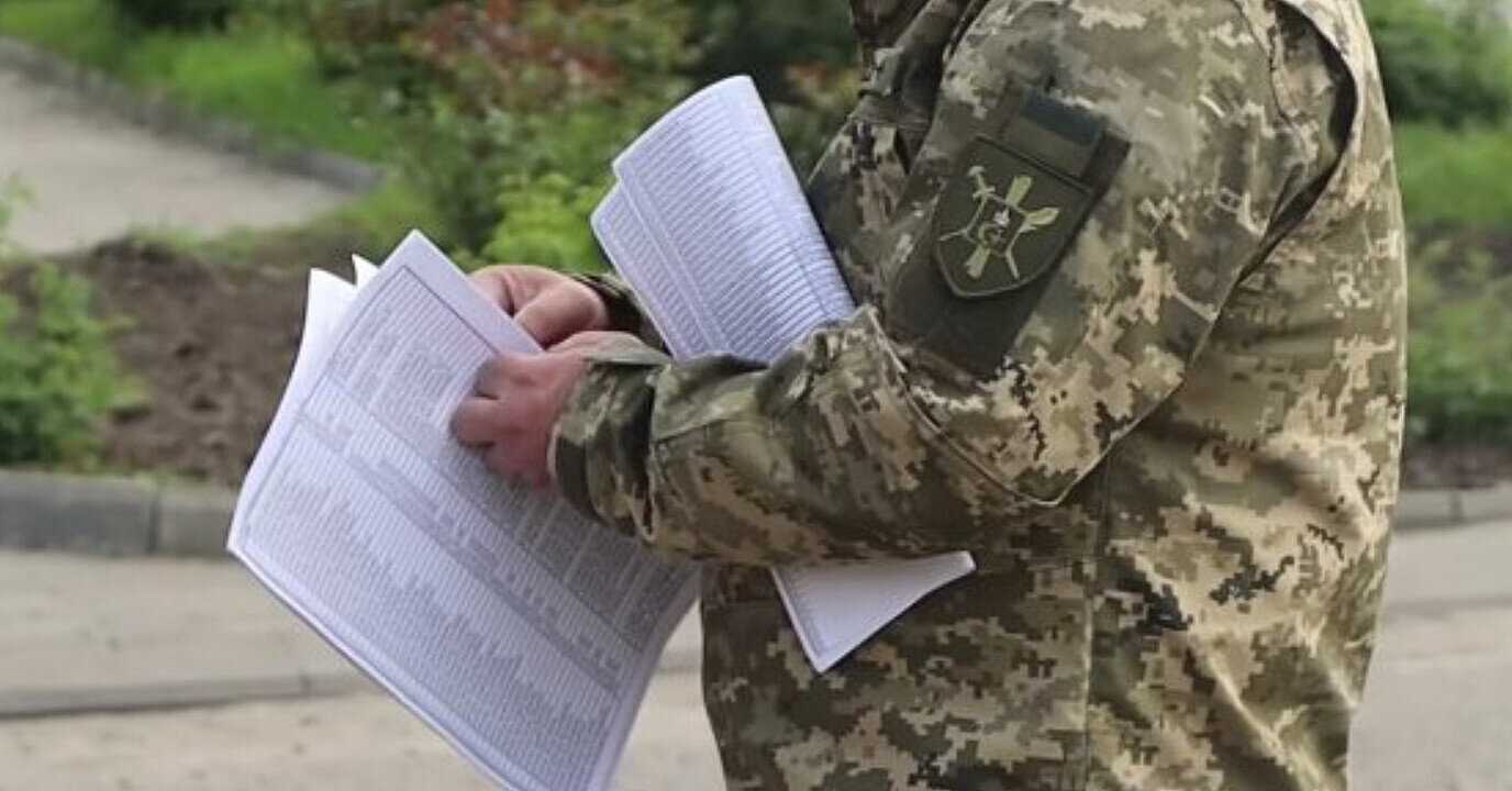 Співробітники ТЦК, які побили звільненого з полону морпіха в Одесі, отримали підозру