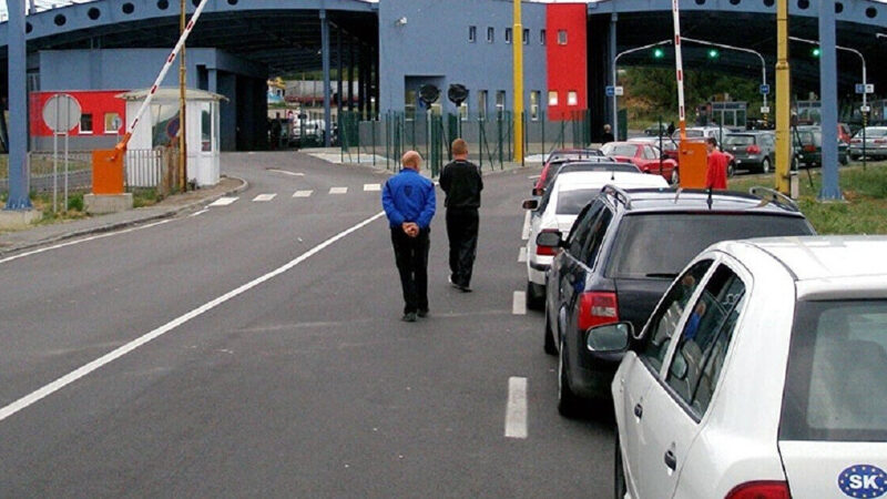 Прикордонники попередили про уповільнення руху на польському кордоні