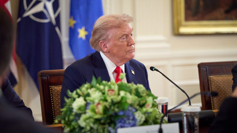 Трамп назвав “чудовим результатом” падіння долара до чотирирічного мінімуму