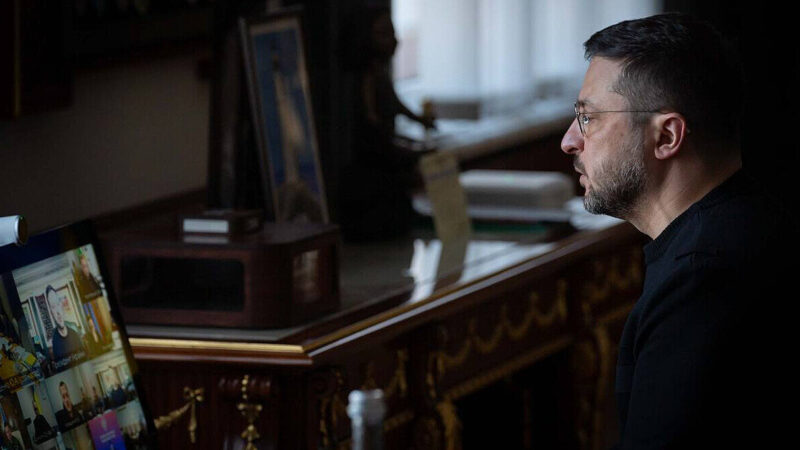 Зеленський: у Києві 4000 будинків досі без тепла, майже 60% столиці – без світла