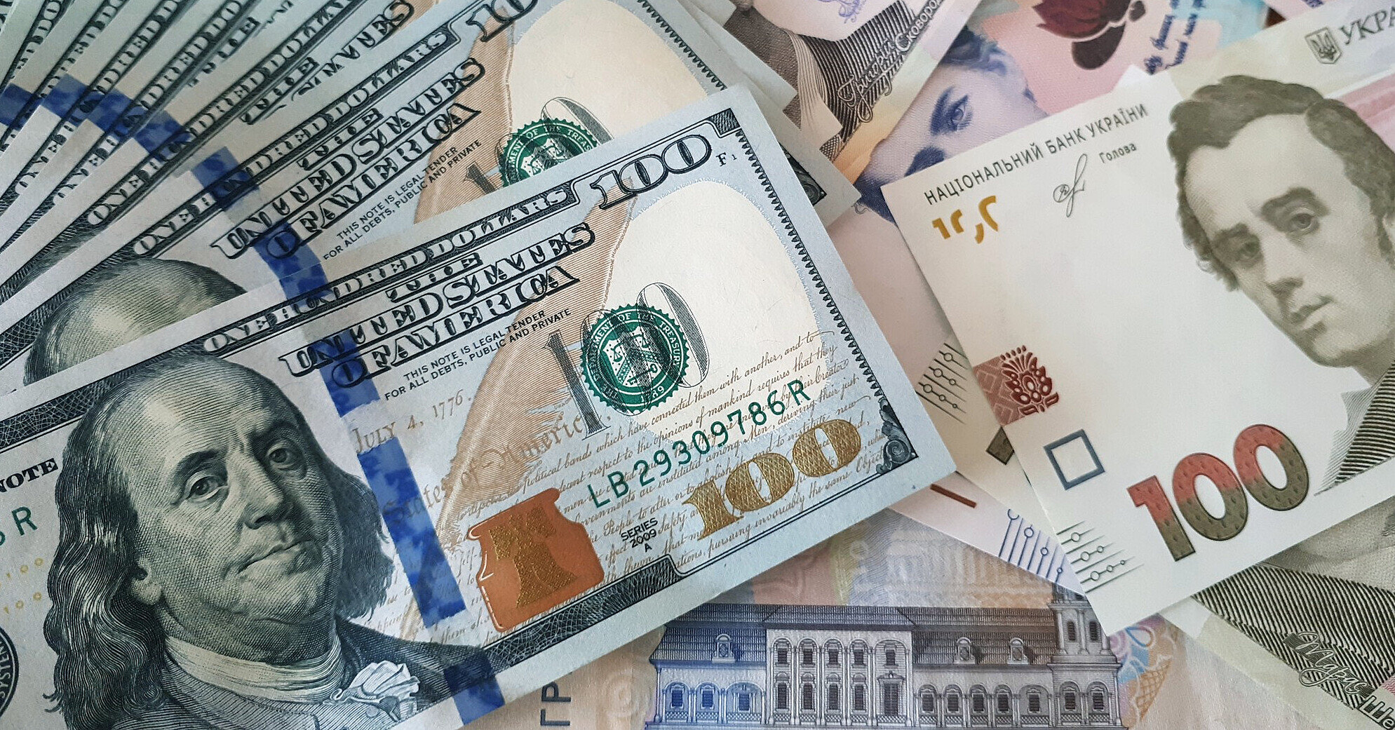 Що буде з курсом долара в Україні: три сценарії на 2026 рік