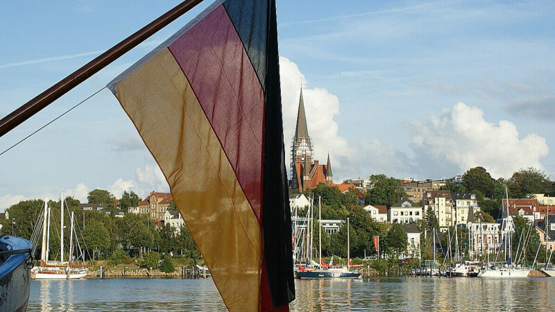 ЗМІ розкрили мережу “тіньової пошти” Путіна, яка працює в самому серці Німеччини