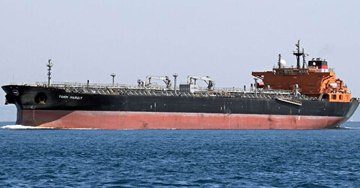 ЗМІ: Танкер “тіньового флоту” РФ втратив керування в Середземному морі