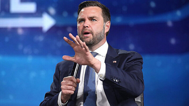 Венс радить Європі серйозно поставитися до заяв Трампа щодо Гренландії