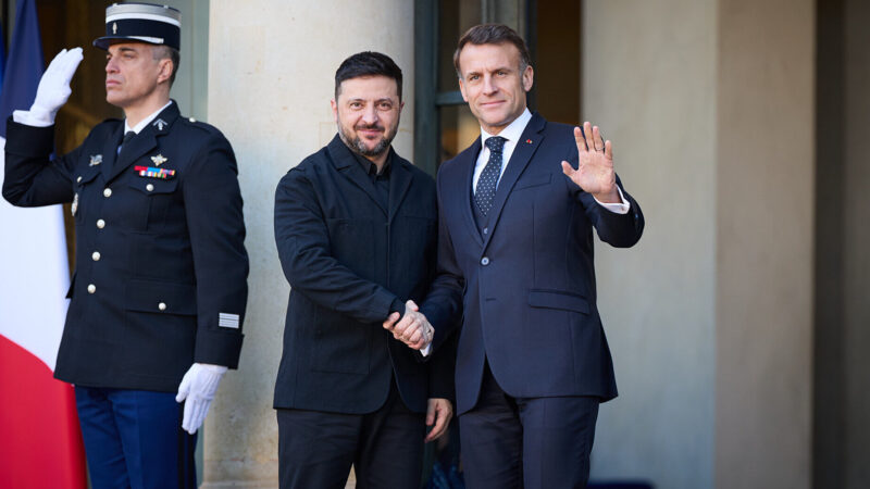 Зеленський у Парижі обговорив з Макроном посилення української ППО