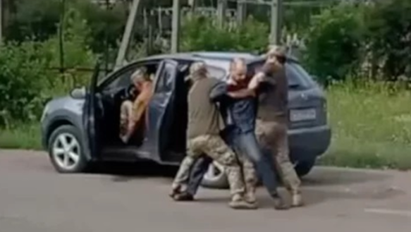 Суд визнав незаконною мобілізацію чоловіка у Дніпрі: ТЦК не мають права затримувати громадян