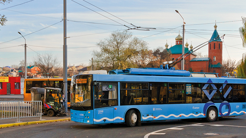 У Дніпрі скорочують кількість трамваїв і тролейбусів: причина