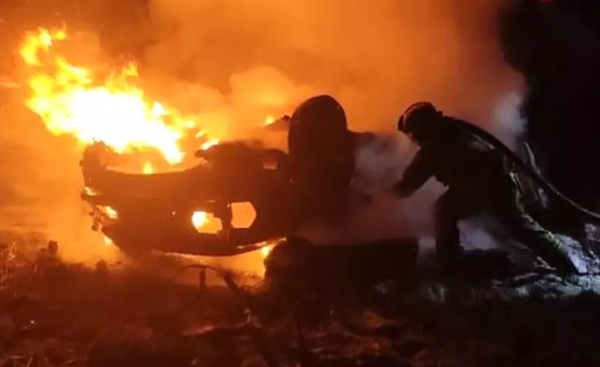 На Дніпропетровщині Audi злетіла з траси та спалахнула: 25-річний водій згорів живцем