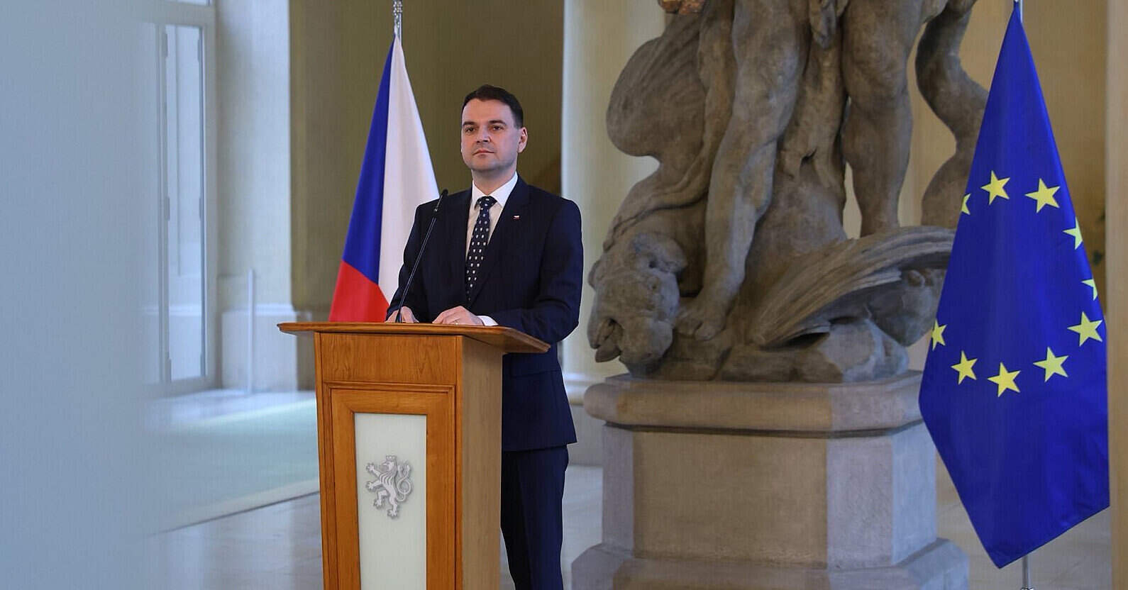 У МЗС Чехії пояснили, чому уряд змінив позицію щодо “снарядної ініціативи”