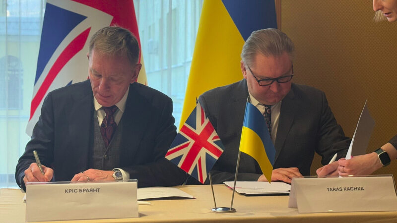 Україна і Велика Британія підписали угоду про нульові мита для аграрної продукції