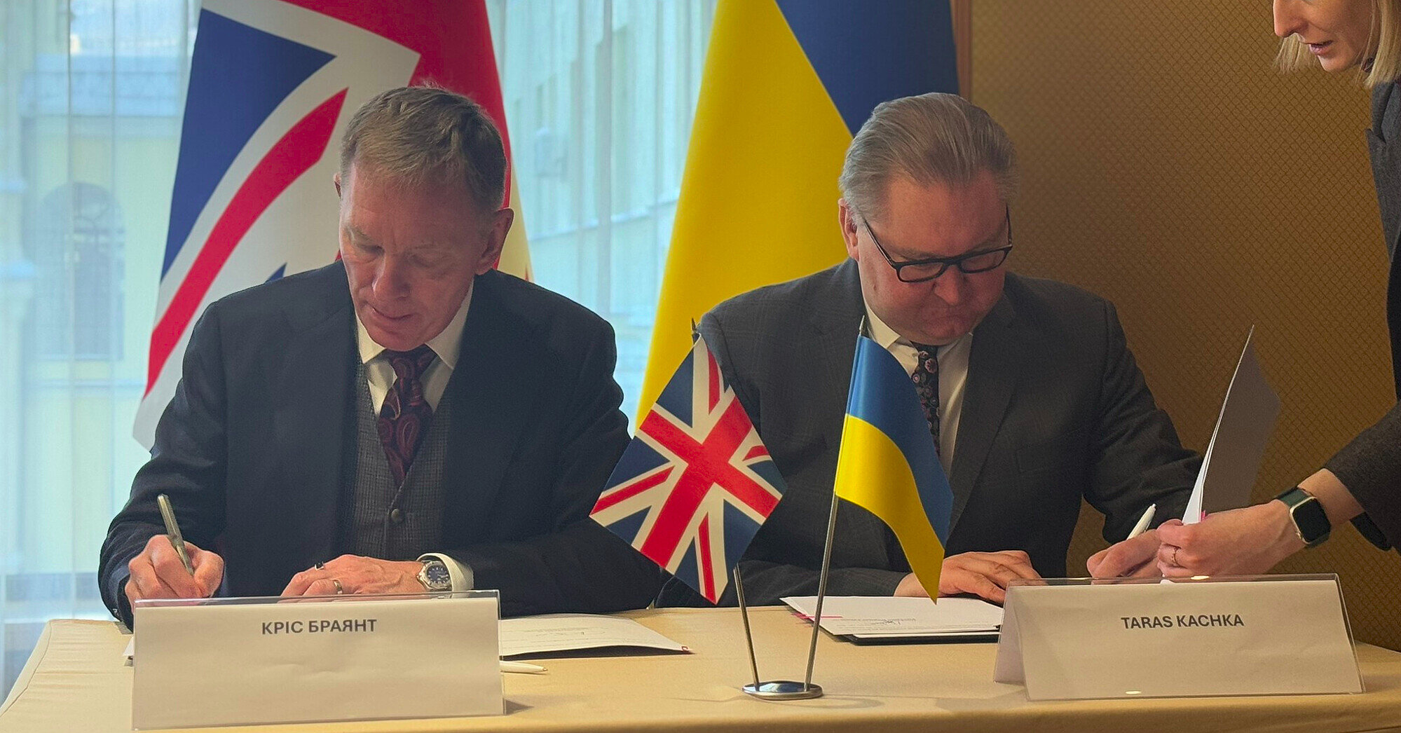 Україна і Велика Британія підписали угоду про нульові мита для аграрної продукції