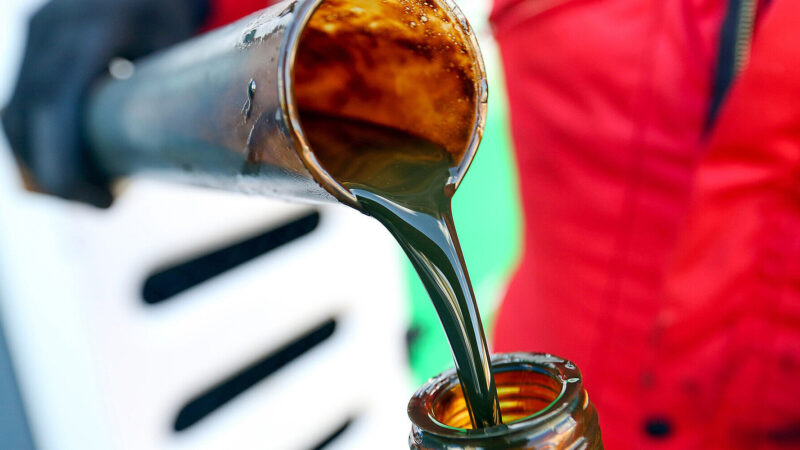 Вартість нафти падає після операції США з викрадення Мадуро