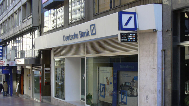 У Німеччині обшукують Deutsche Bank через зв’язки з компаніями, пов’язаними з Абрамовичем