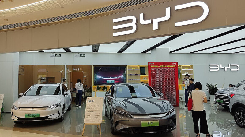 Китайська BYD стала найбільшим у світі виробником електромобілів у 2025 році
