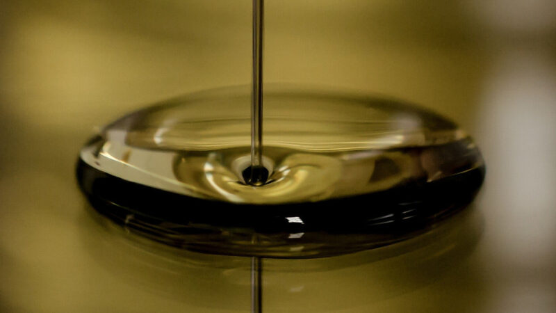 Найбільший НПЗ Індії знову почав закуповувати російську нафту – Bloomberg