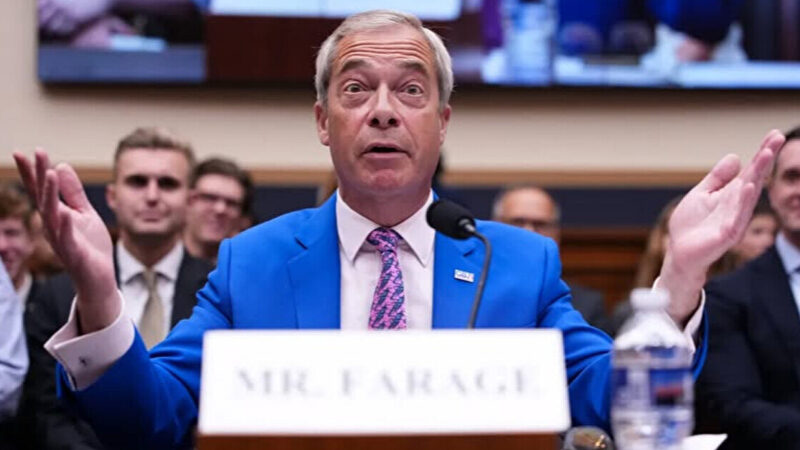 Фараджа звинуватили в підіграванні Кремлю за коментарі про британські війська в Україні