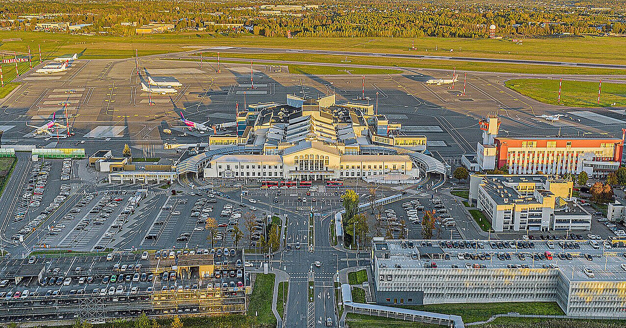 Аеропорт Вільнюса тричі припиняв роботу через контрабандні метеозонди з Білорусі