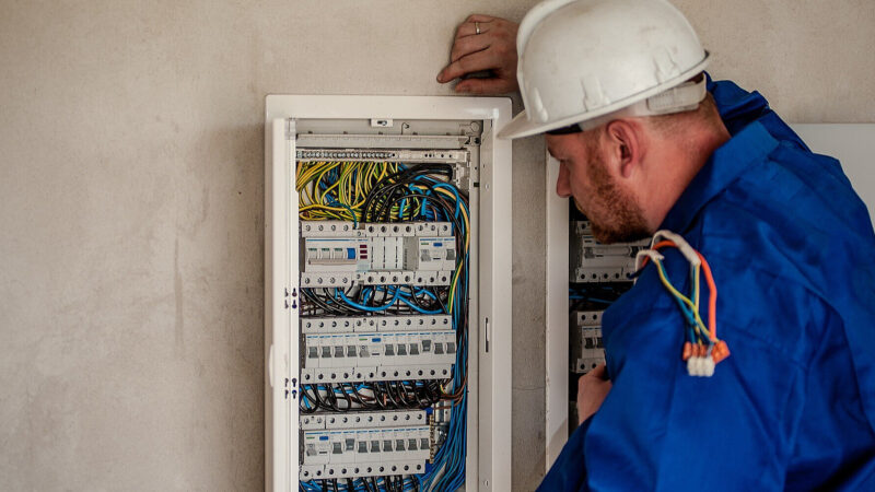 У Славутичі повністю відновили електропостачання після двох діб знеструмлення